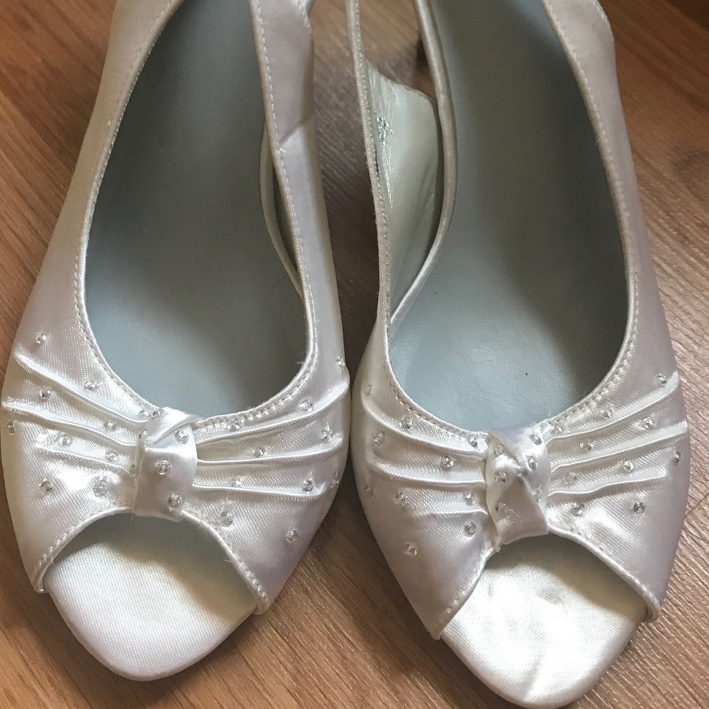 🎈SALE🎈Unforgettable Moments By Lela Rose Heels